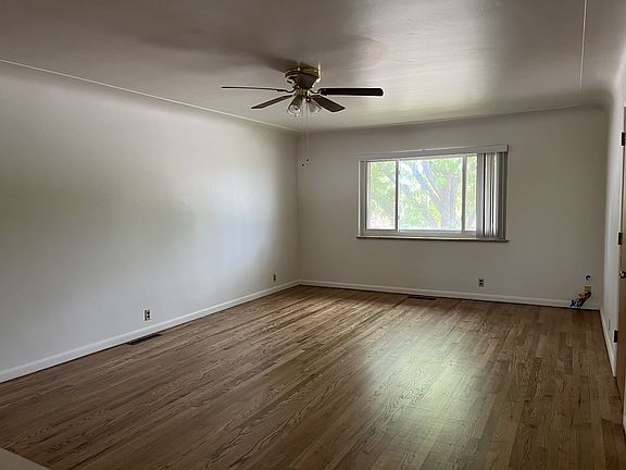 3rd image of 259 S 10th Ave