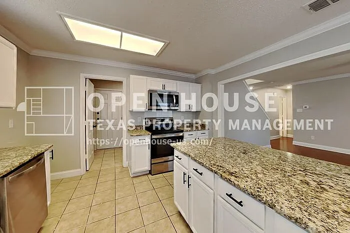 4 bed, 3.0 bath, 2225 sqft, $2,795 — Photo 4