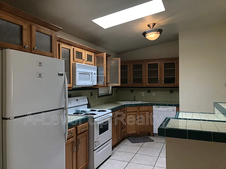 1980 N Tyndall Ave #1A — Photo 7