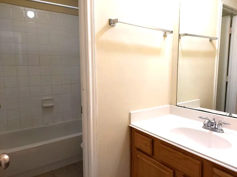 822 Forest Thicket Ln — Photo 10