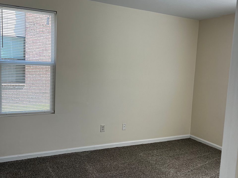 2nd image of 2005 Greens Blvd APT B406