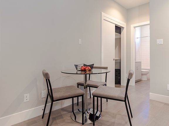 4th image of 1658 Sacramento St APT 12