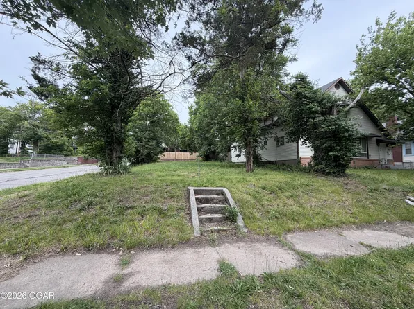327 N Moffet Ave, Joplin, MO 64801