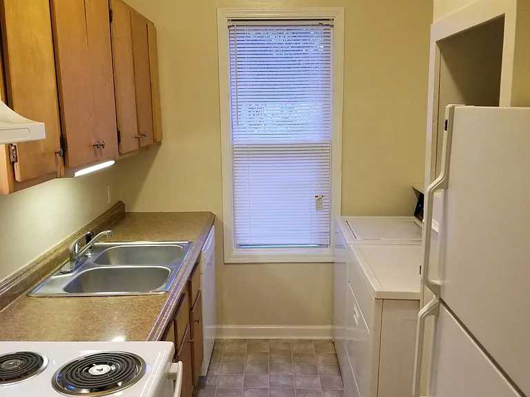 630 West Ave #B — Photo 2