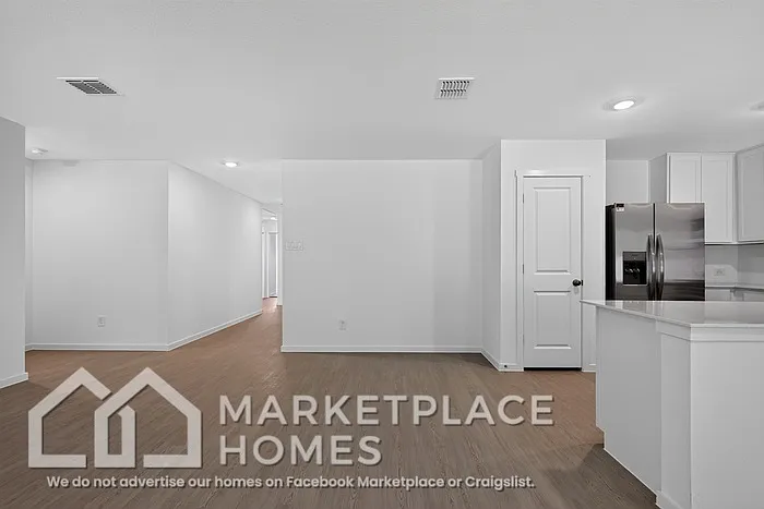 412 Sambal Dr — Photo 3