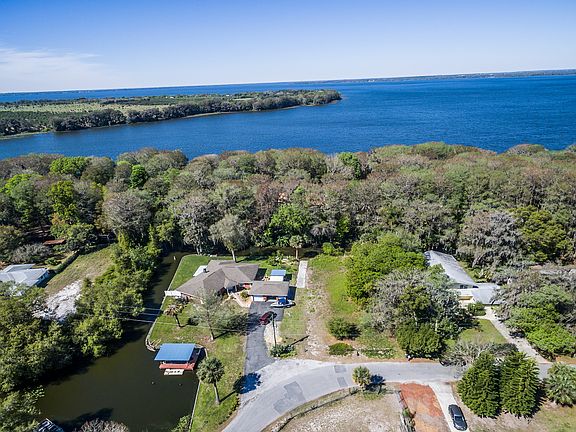 Aerial of Lot & Lake Harris