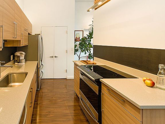 4th image of 225 N 4th St Suite 202