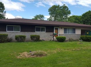 2027 Shadyside Rd, Saint Albans, WV 25177