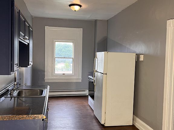2nd image of 104 Schuylkill Ave #10