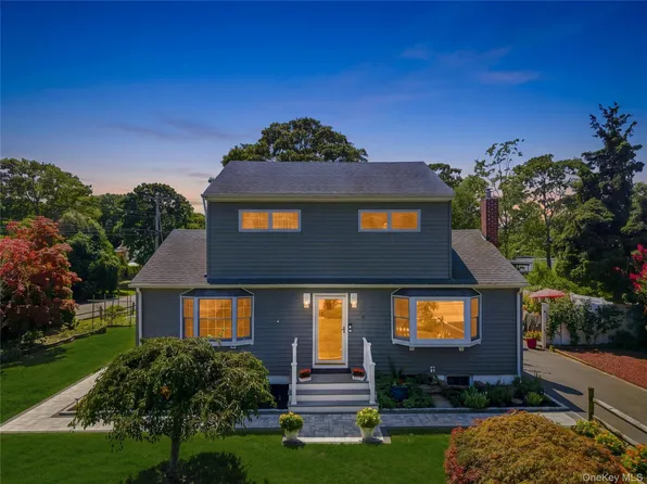 70 Fanning Avenue, Hampton Bays, NY 11946