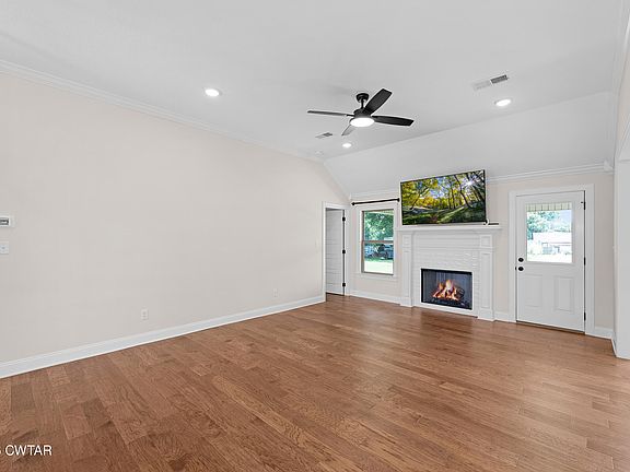 3rd image of 12 Tara Dr