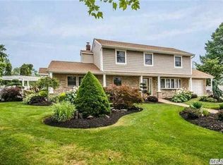 2553 Philip Ct, Bellmore, NY 11710