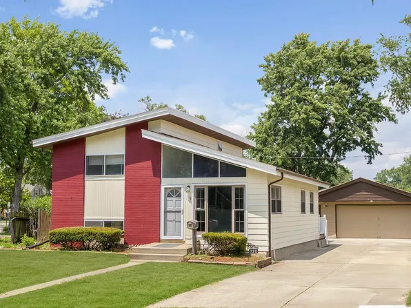 720 W Terrace St, Villa Park, IL 60181