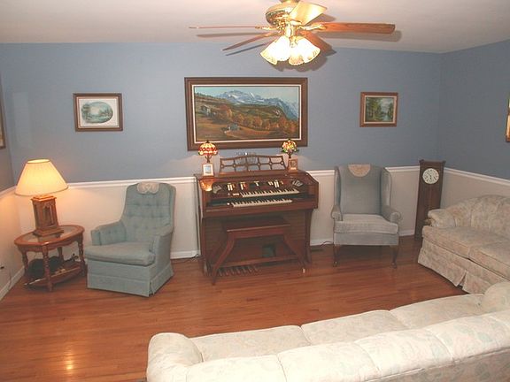 5th image of 315 Wellington Dr