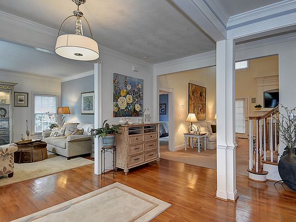 5th image of 1065 Caton Dr