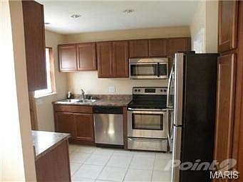3rd image of 1220 McCausland Ave