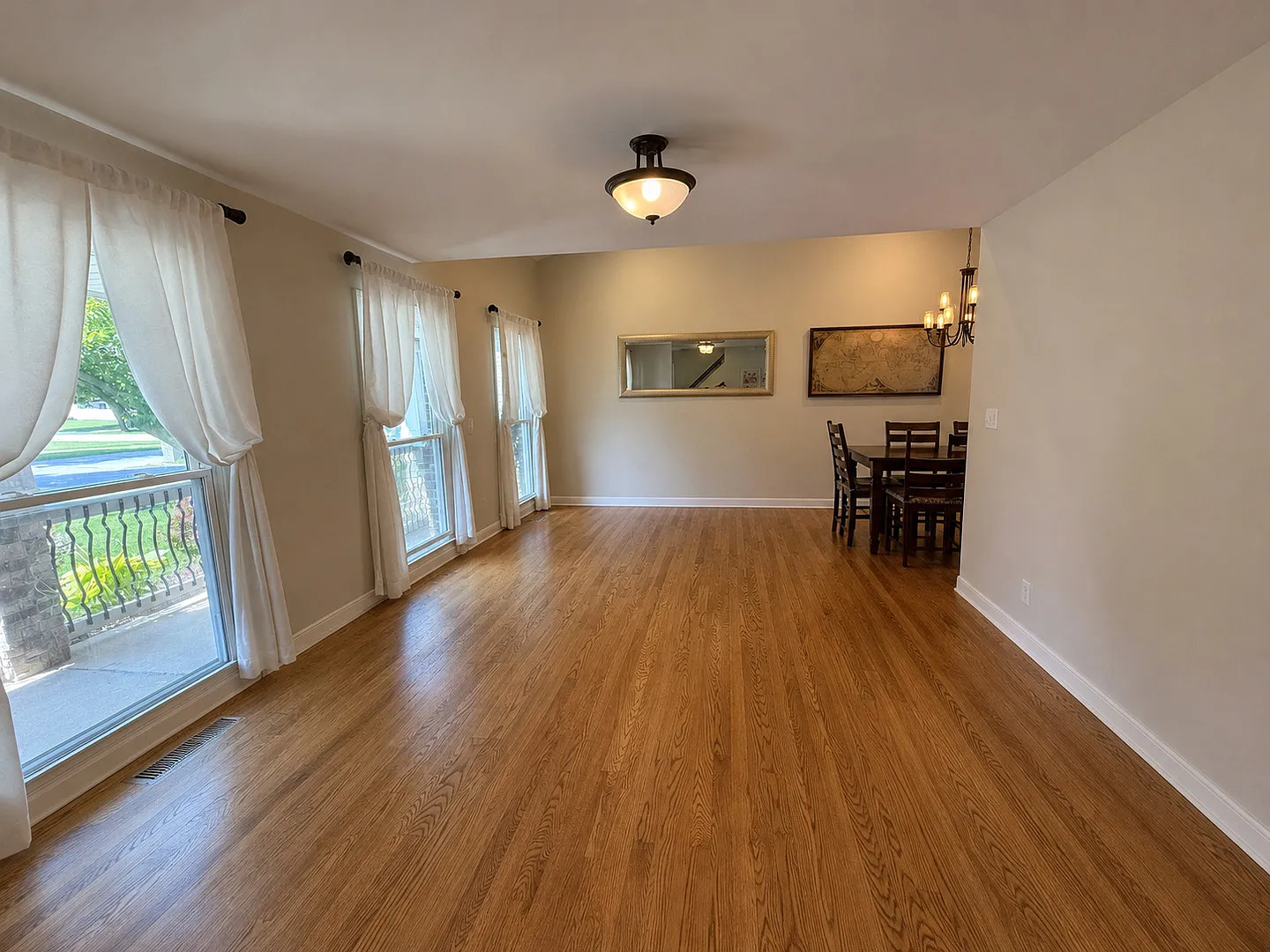 4 bed, 2.5 bath, $4,200 — Photo 4