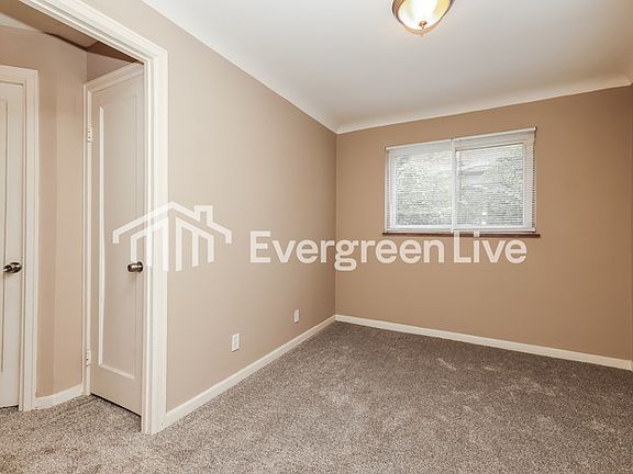 5th image of 240 Castlewood Ave