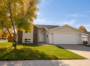 2402 60th St NW, Rochester, MN 55901