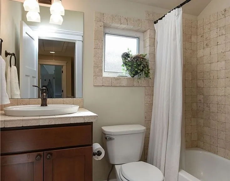 4322B Francis Ave N — Photo 5