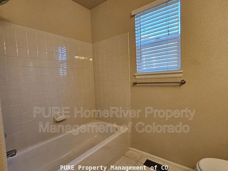 9394 Cove Creek Dr — Photo 15