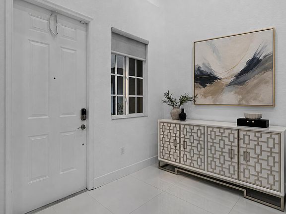 4th image of 732 SE 2nd Street #732