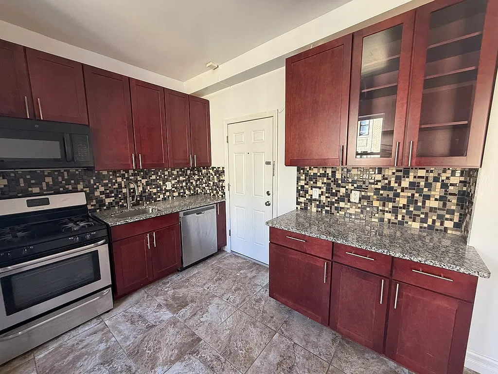 2 bed, 1400 sqft, $2,250 — Photo 2