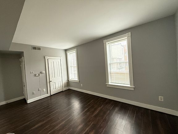5th image of 1726 Saint Paul St #4L