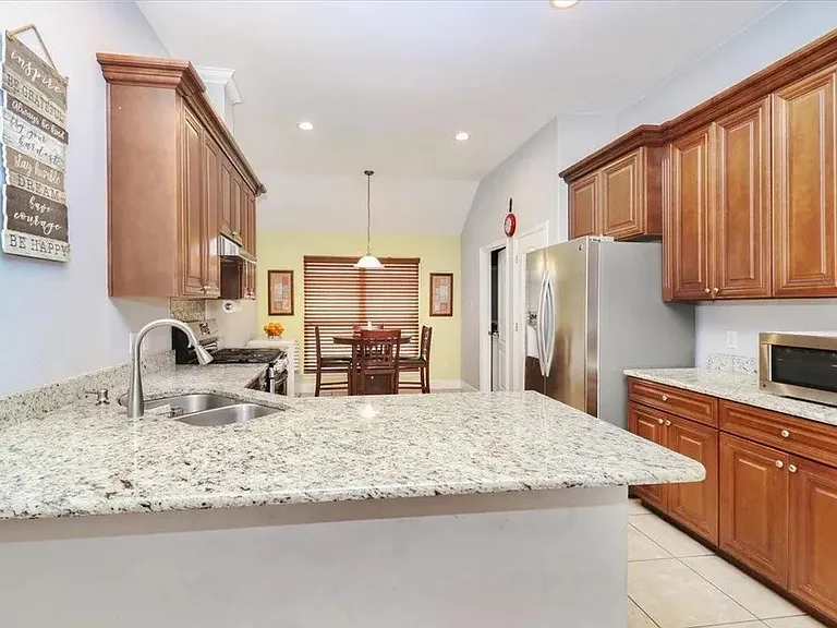 9070 Winding River Dr — Photo 4