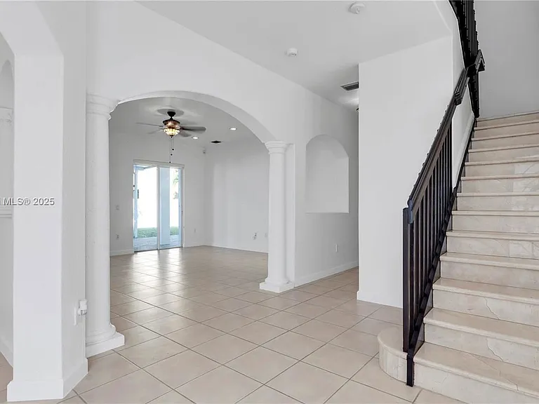 17994 NW 87th Pl — Photo 3