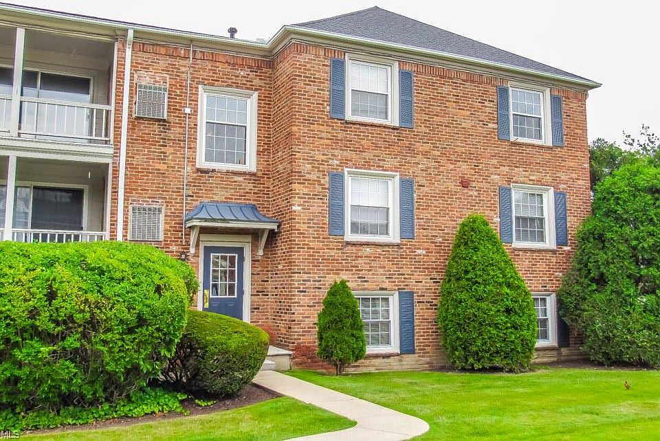 1st image of 2216 Glouchester Dr