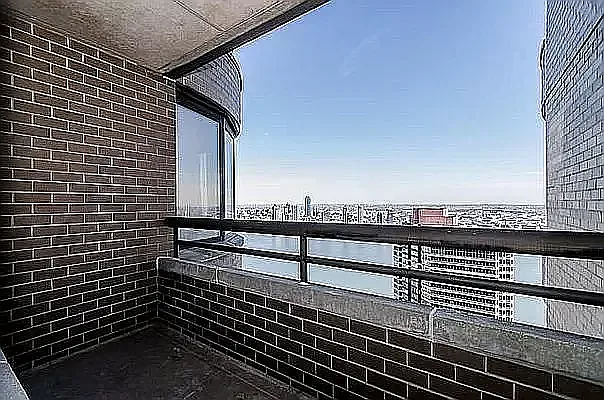 Rented by R New York | media 50