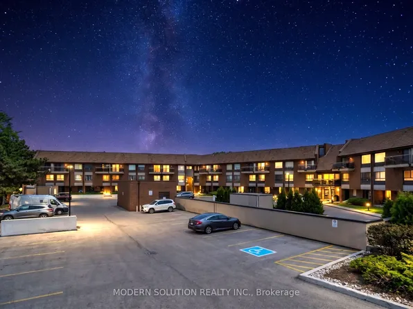 1000 Cedarglen Gate N #201, Mississauga, ON L5C 3Z5