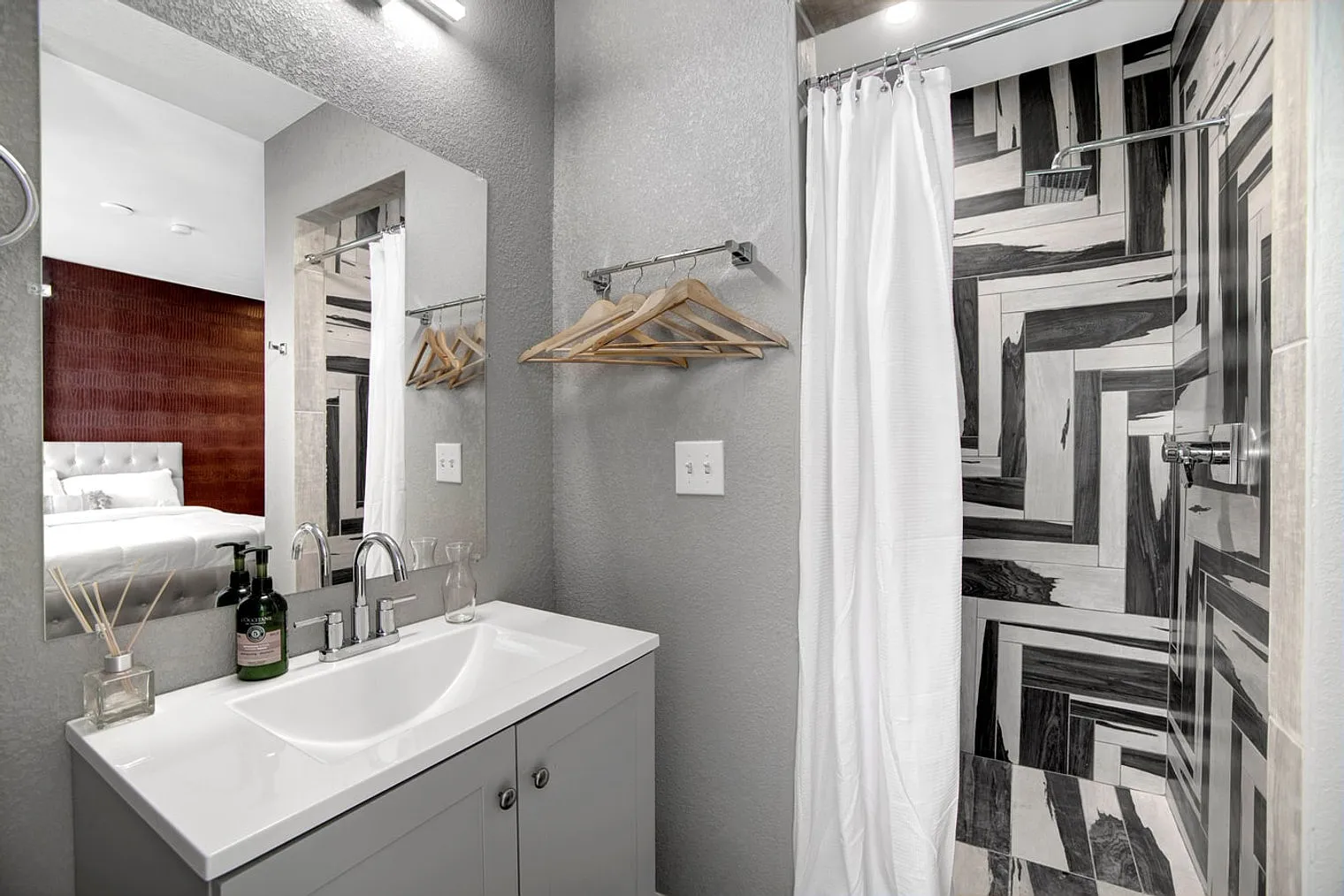 1 bed, 1.0 bath, $3,041 — Photo 4