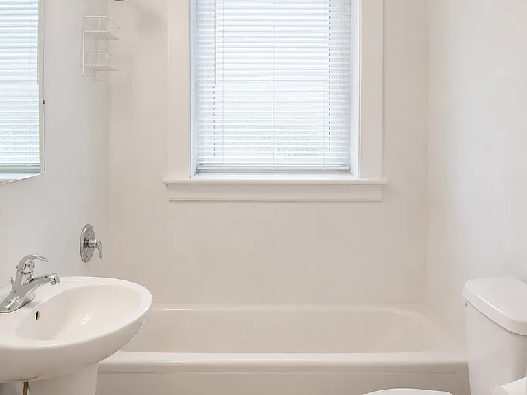 310 Roncesvalles Ave — Photo 12