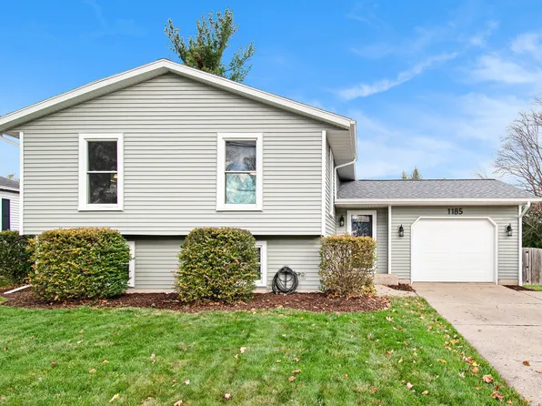 1185 52nd St SE, Kentwood, MI 49508