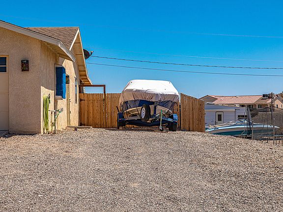 4th image of 3780 Yucca Dr