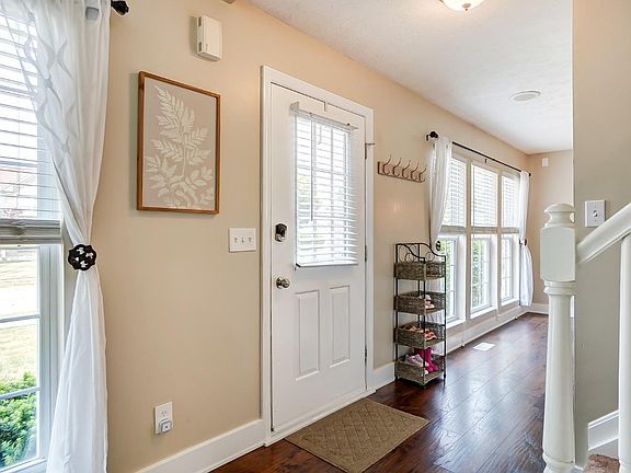 5th image of 407 Greengate Dr