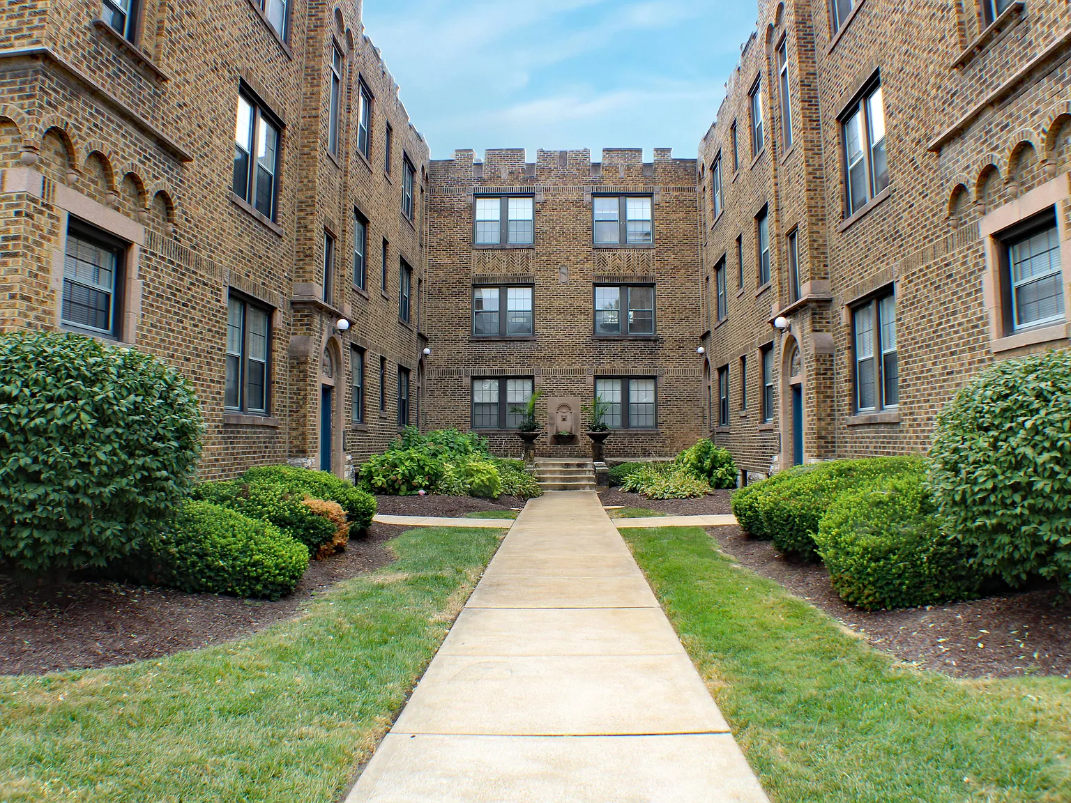 Forest View Apts. — Photo 3