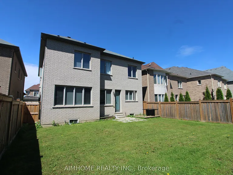 39 Scrivener Dr — Photo 27