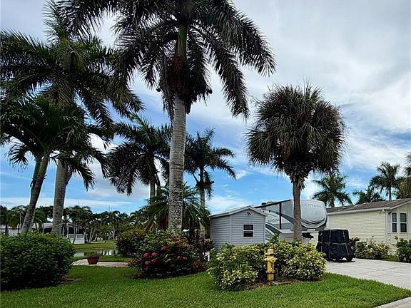 2nd image of 1137 Diamond Lake CIR