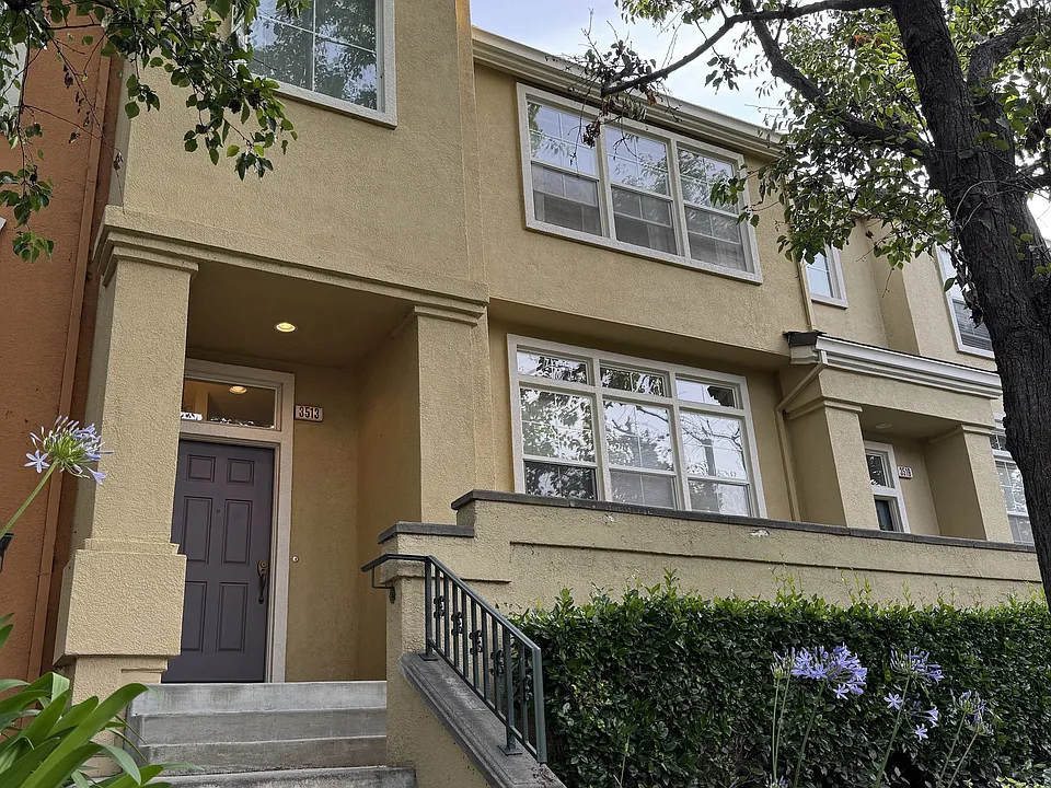 3513 Dickenson Cmn