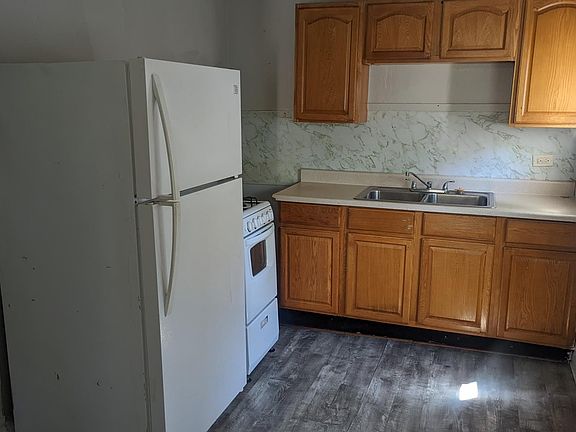 3rd image of 956 Lemoyne Ave #1