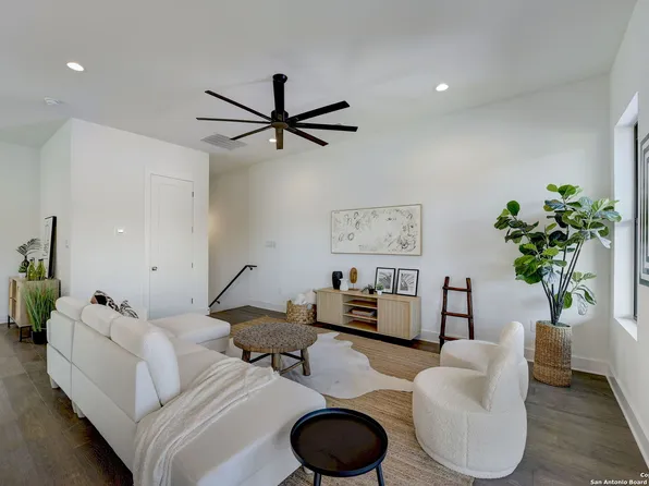 110 GUADALUPE ST, San Antonio, TX 78204