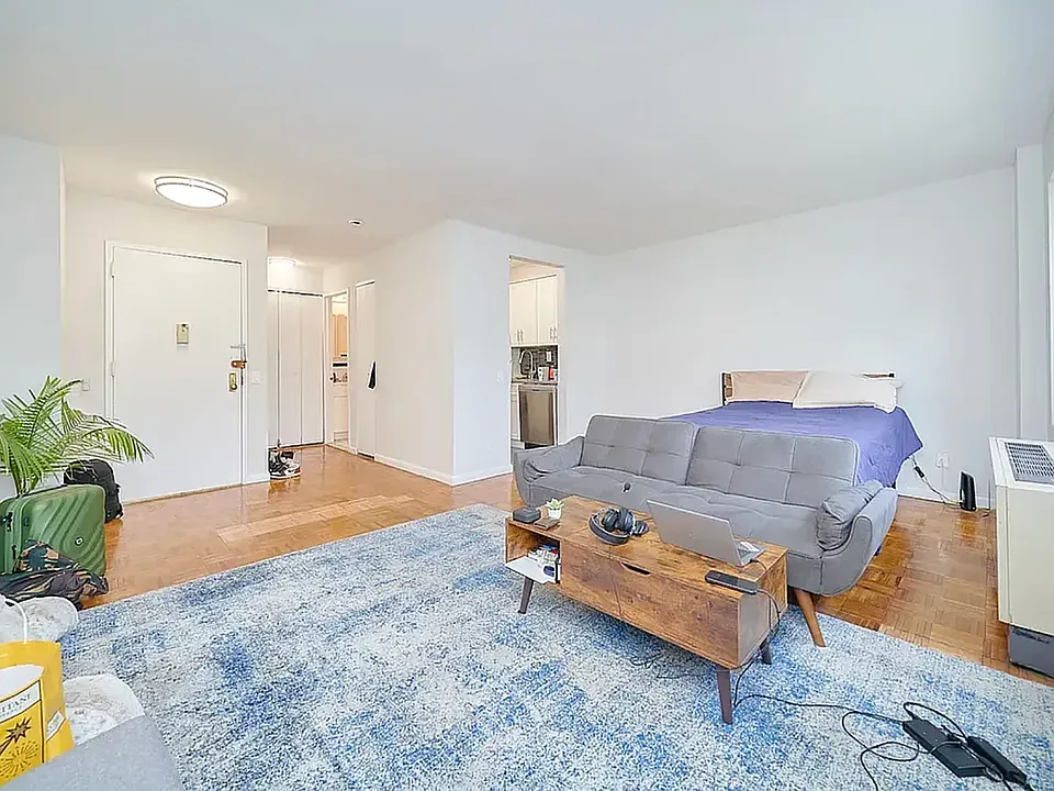 337 W 43rd St #2D