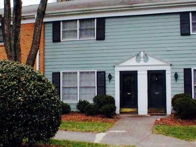 621 E Gunston Ct, Winston Salem, NC, 27106