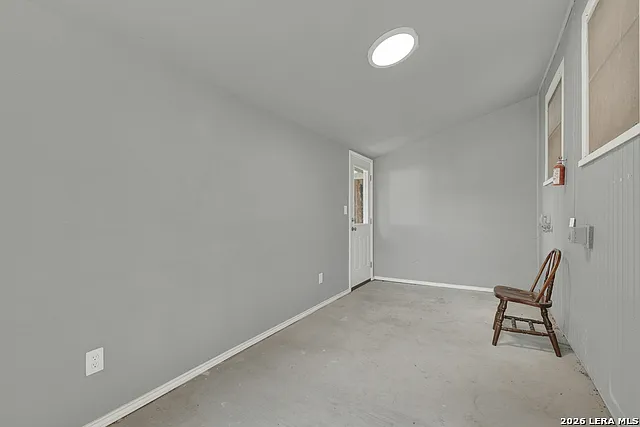 105 E Huebinger St — Photo 19