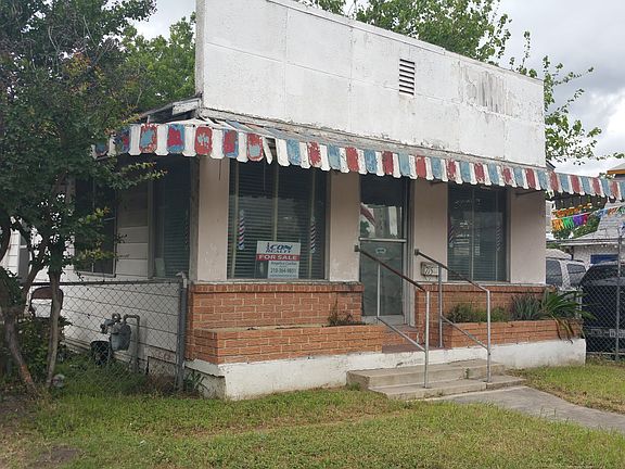 5th image of 715 N Zarzamora