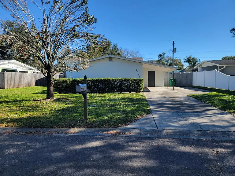 4514 S Gaines Rd — Photo 3