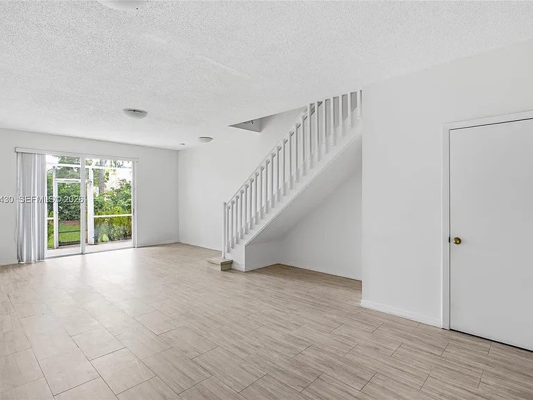 2066 Madeira Dr #2066 — Photo 16